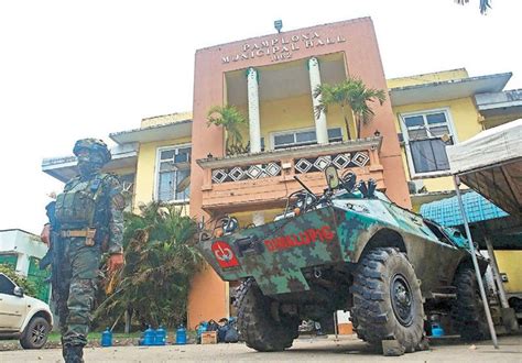 Entire Negros city police force sacked .